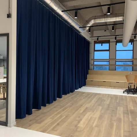 Podium met ruimte erachter Summa Fashion Eindhoven