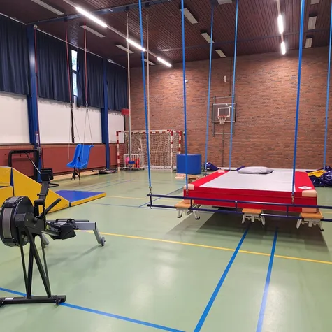 Huidige gymzaal met vliegend tapijt Woon- en zorglocatie De Wissel Beetsterzwaag