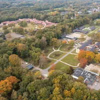 Luchtfoto terrein de Wissel incl sportvoorziening oud - gespiegeld