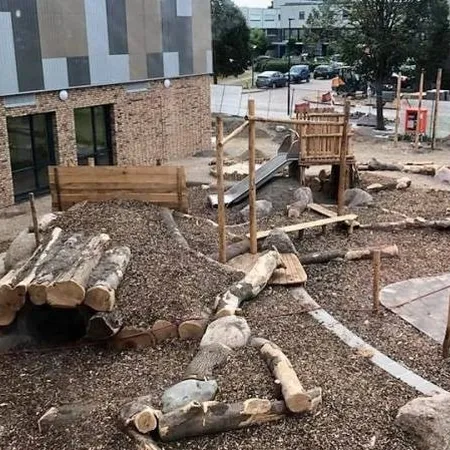 Buiten speelterrein IKC de Kindertuin Maassluis