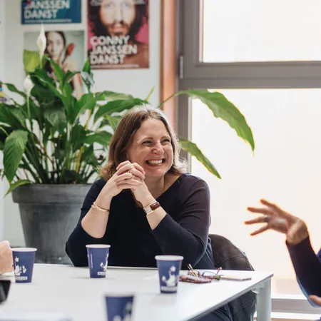 Merel de Boer bij interview Hyperion Lyceum Amsterdam