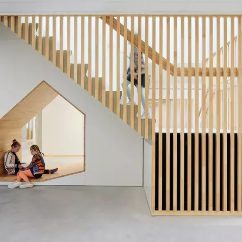 2105568 0376 2000x1333