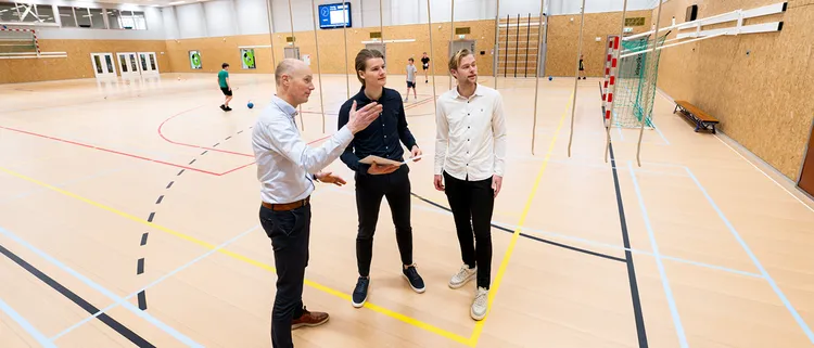 Adviseurs ICS in gymzaal Wolderhuus Zuidwolde
