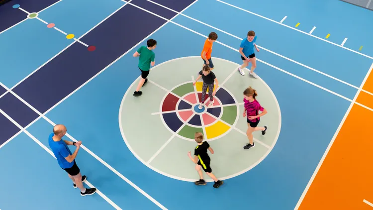 ASM gymzaal met kinderen en begeleider bij Wolderhuus Zuidwolde