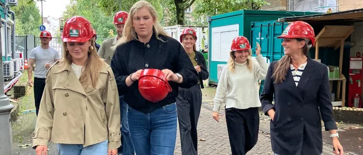 ICS collega's op buiten locatie bij Berlage Lyceum Amsterdam